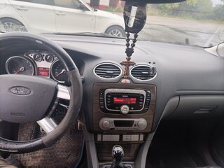 2008 Ford Focus II Рестайлинг, серебристый, 450000 рублей, вид 4