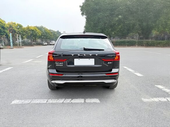 2026 Volvo XC60 II Рестайлинг 3, чёрный, 5660000 рублей - вид 7