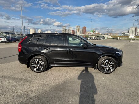 2021 Volvo XC90 B5 II Рестайлинг 1, чёрный, 5790000 рублей, вид 1