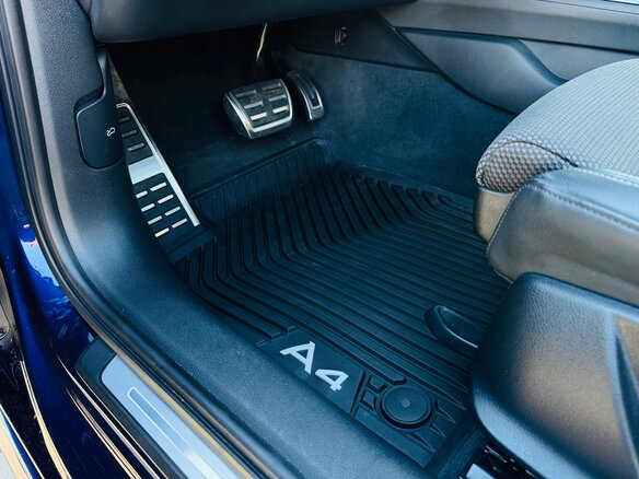 2022 Audi A4 40 TDI V (B9) Рестайлинг, синий, 4500000 рублей - вид 15