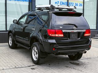 2005 Toyota Fortuner I, чёрный, 1729000 рублей, вид 3