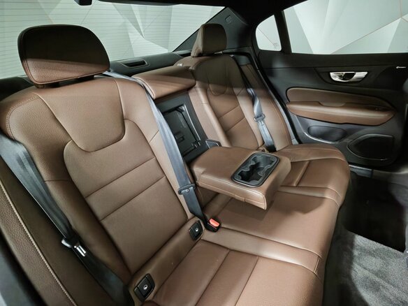 2022 Volvo S60 III, серый - вид 16