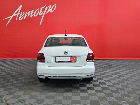 2019 Volkswagen Polo V Рестайлинг, белый, 1035000 рублей, вид 4