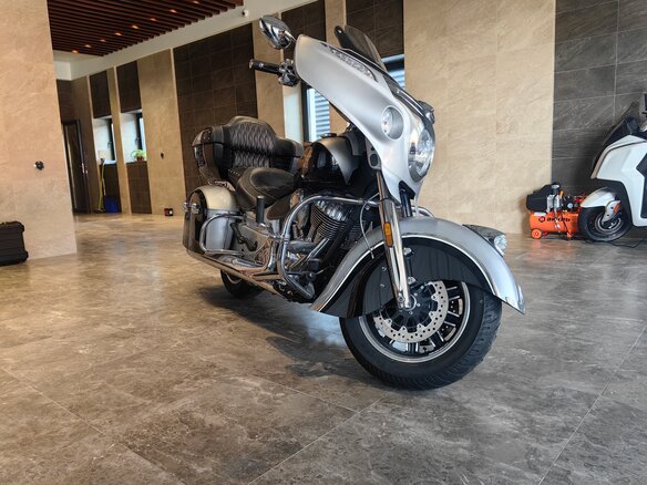2017 Indian Chieftain, серый, 1800000 рублей - вид 1