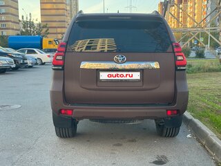2017 Toyota Land Cruiser Prado 150 Series Рестайлинг 2, коричневый, 4430000 рублей, вид 4