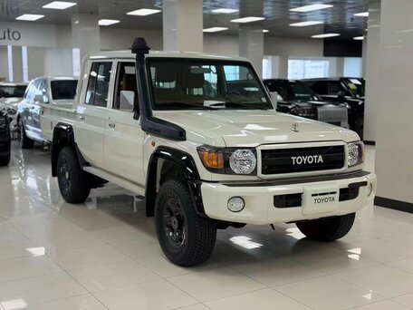 2022 Toyota Land Cruiser 79 70 Series Рестайлинг 1, белый, 7200000 рублей, вид 3