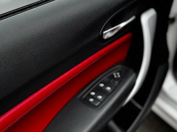 2011 BMW 1 серии 116i II (F20/F21), белый, 930000 рублей - вид 10