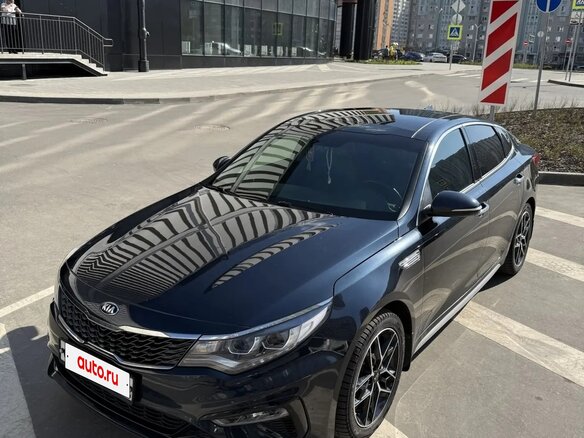 2019 Kia Optima IV Рестайлинг, синий, 2500000 рублей - вид 3