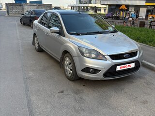 2010 Ford Focus II Рестайлинг, серебристый, 330000 рублей, вид 3