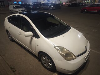 2005 Toyota Prius II (XW20), белый, 750000 рублей, вид 2