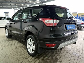 2017 Ford Kuga II Рестайлинг, чёрный, 1799000 рублей, вид 3