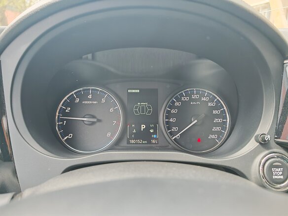 2015 Mitsubishi Outlander III Рестайлинг 2, серебристый, 2000000 рублей - вид 8