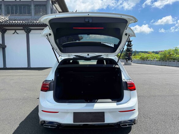 2022 Volkswagen Golf VIII, белый - вид 12
