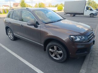 2012 Volkswagen Touareg II, коричневый, 1850000 рублей, вид 1