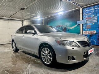 2010 Toyota Camry VI (XV40) Рестайлинг, серебристый, 950000 рублей, вид 3