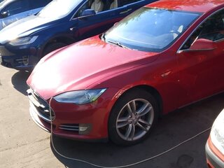 2014 Tesla Model S P85 I, красный, 2000000 рублей, вид 5