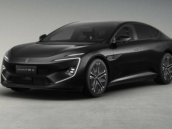 2026 Avatr 12, чёрный, 8290000 рублей