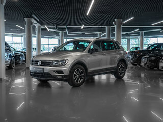 2019 Volkswagen Tiguan II, серебристый, 2330000 рублей, вид 1