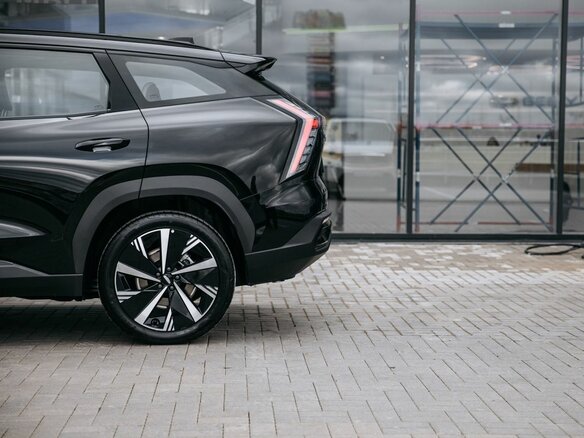 2026 Geely Atlas II, чёрный, 3449990 рублей - вид 5