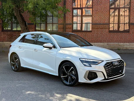 2023 Audi A3 Sportback 35 TFSI IV (8Y), белый, 2360000 рублей, вид 3