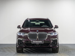2021 BMW X7 40i I (G07), красный, 8195000 рублей, вид 4