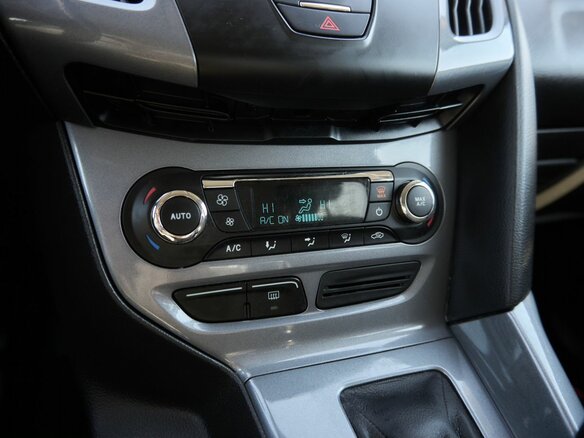 2015 Ford Focus III, чёрный, 787000 рублей - вид 9