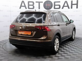 2020 Volkswagen Tiguan II, коричневый, 2309000 рублей, вид 3