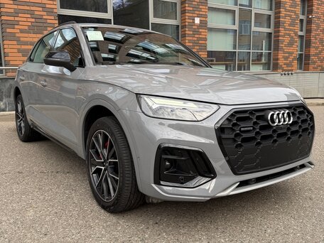 2025 Audi Q5 L 45 TFSI II (FY) Рестайлинг, серый, 5650000 рублей, вид 2