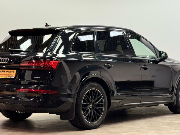 2021 Audi Q7 45 TDI II (4M) Рестайлинг, чёрный, 6100000 рублей - вид 3