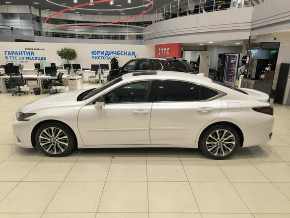 2020 Lexus ES 250 VII, белый, 4220000 рублей - вид 7