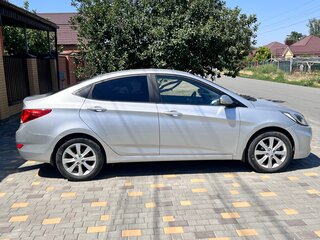 2012 Hyundai Solaris I, серебристый, 599999 рублей, вид 4
