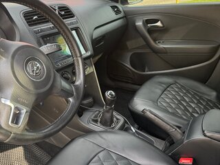 2014 Volkswagen Polo V, серебристый, 610000 рублей, вид 4