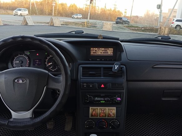 2013 Lada (ВАЗ) Priora I Рестайлинг, белый, 360000 рублей - вид 10