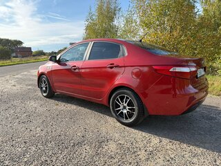 2013 Kia Rio III, красный, 690000 рублей, вид 4