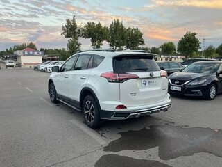 2018 Toyota RAV4 IV (XA40) Рестайлинг, белый, 2150002 рублей, вид 4