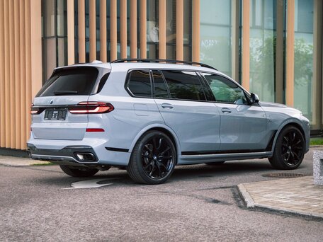 2025 BMW X7 40d I (G07) Рестайлинг, серый, 14500000 рублей, вид 3