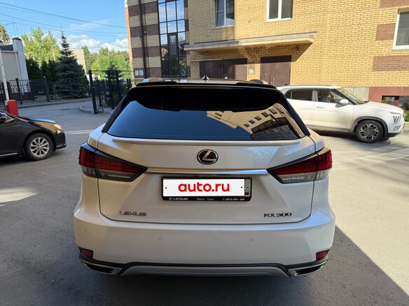 2020 Lexus RX 300 IV Рестайлинг, белый, 4850000 рублей - вид 1