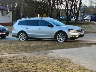 2012 Volkswagen Passat Alltrack B7, серебристый, 1400000 рублей, вид 1