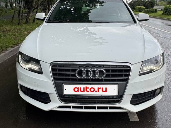 2011 Audi A4 IV (B8), белый - вид 1