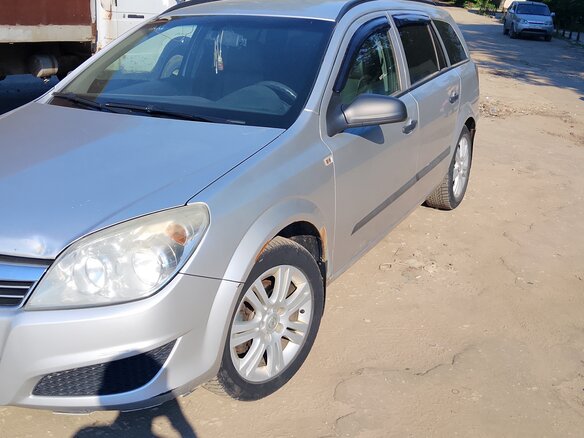 2007 Opel Astra H Рестайлинг, серебристый, 400000 рублей