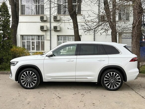 2026 Geely Monjaro I Рестайлинг, белый, 4954990 рублей - вид 3