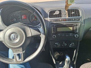 2012 Volkswagen Polo V, чёрный, 348000 рублей, вид 5