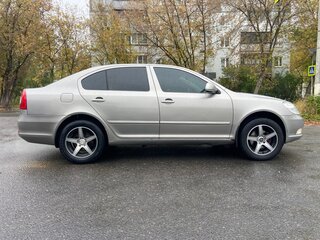 2011 Skoda Octavia II (A5) Рестайлинг, серый, 765000 рублей, вид 2