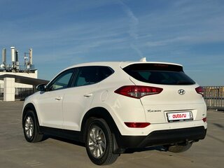 2017 Hyundai Tucson III, белый, 2210000 рублей, вид 3