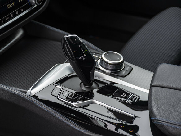 2020 BMW 5 серии 520d xDrive VII (G30/G31/G38) Рестайлинг, белый, 4570000 рублей - вид 22
