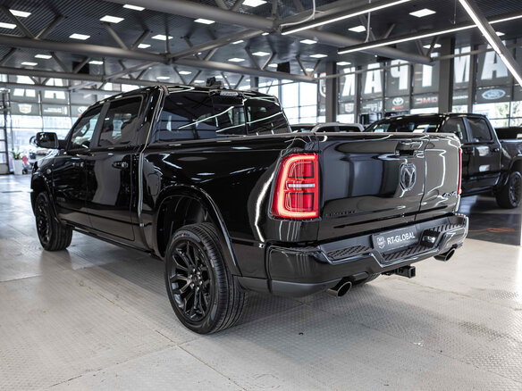 2026 Ram 1500 Crew Cab eTorque V Рестайлинг, чёрный, 11227793 рублей - вид 2