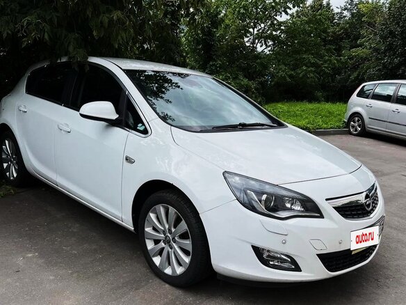 2010 Opel Astra J, белый, 850000 рублей - вид 1