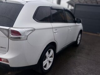 2014 Mitsubishi Outlander III, белый, 1300000 рублей, вид 4
