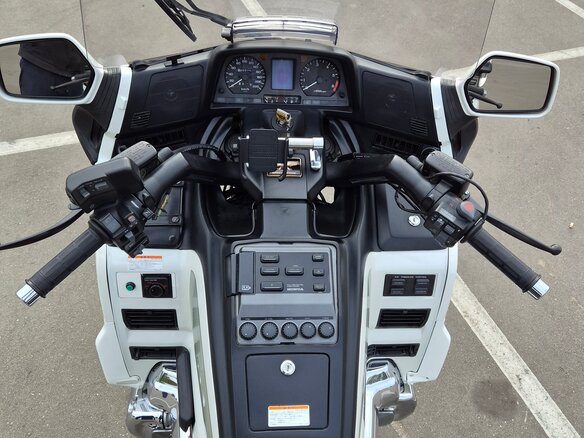 1999 Honda GL 1500 Gold Wing, белый, 880000 рублей - вид 10