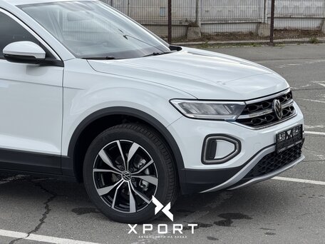 2026 Volkswagen T-Roc I Рестайлинг, белый, 2490000 рублей, вид 2